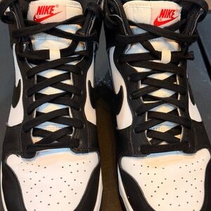 Nike Black and White Women's Sneakers